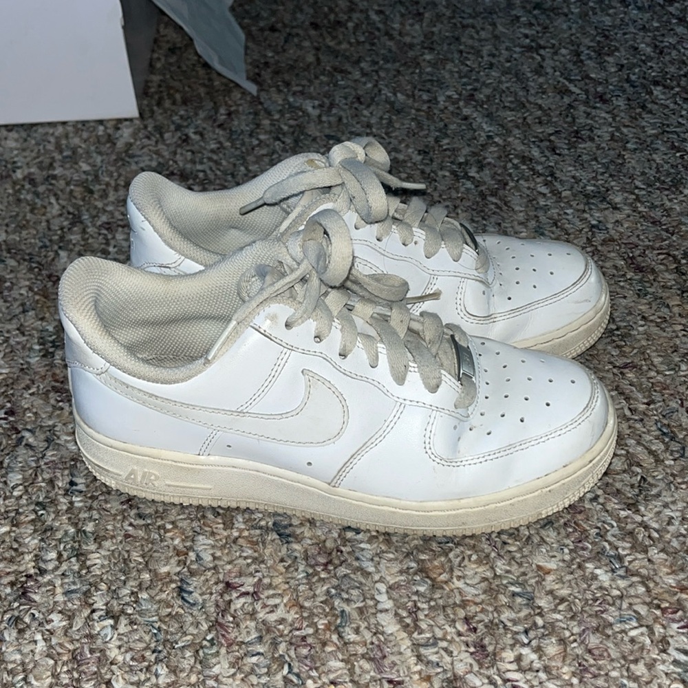 Air Force 1s, Women’s 7. (Used)